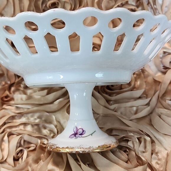 Vintage Thames Handpainted Dainty Violet Pedestal Cutwork Dish Coquette Bridal - Picture 9 of 9